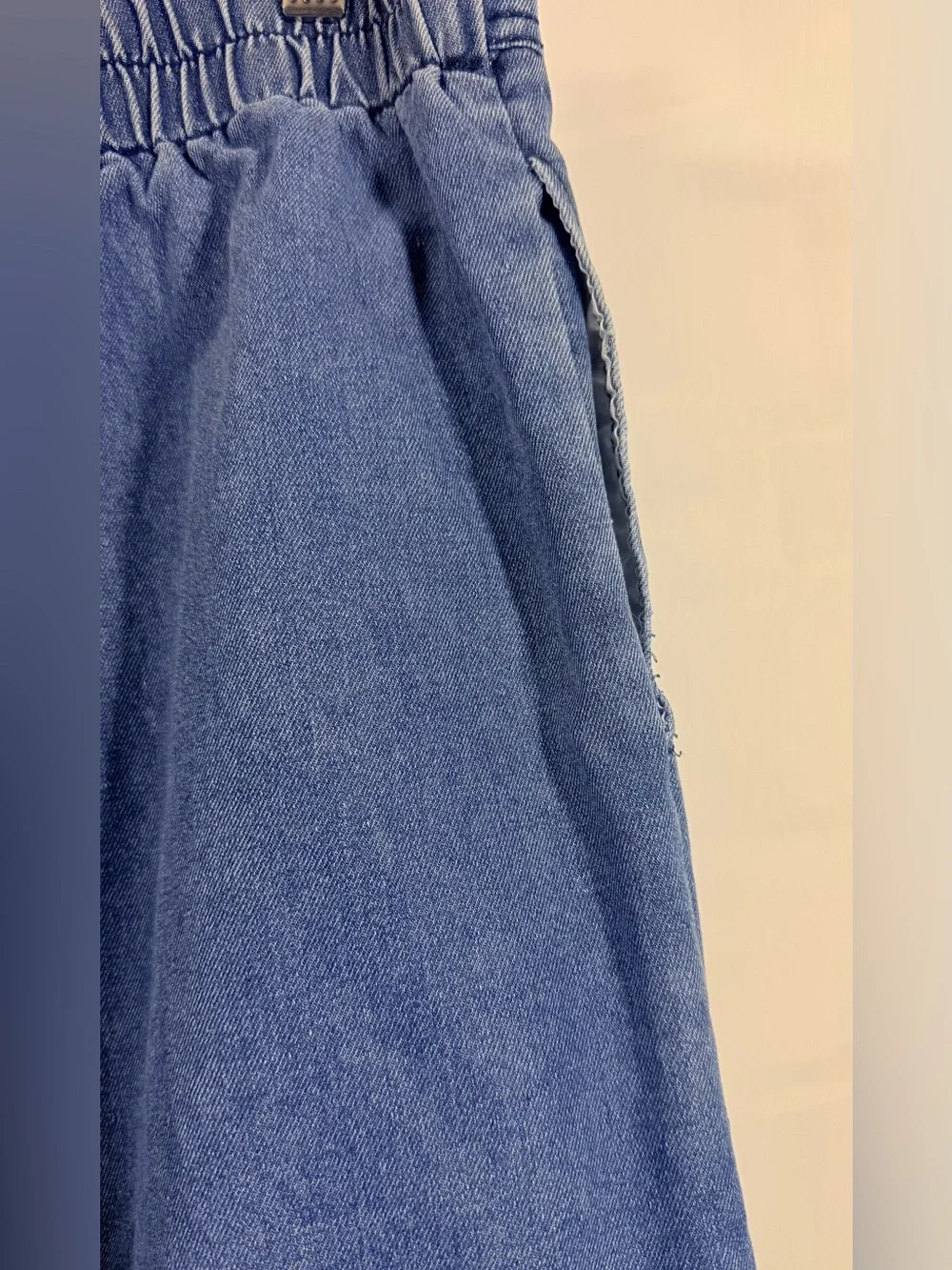 Women’s Light Blue Pleated Denim Jeans